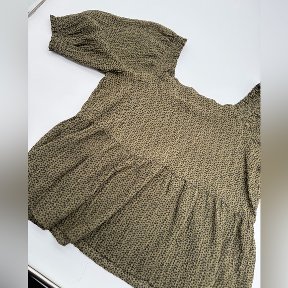 Women’s Ann Taylor LOFT Green and Black floral feminine shirt Sz Small - Picture 3 of 10